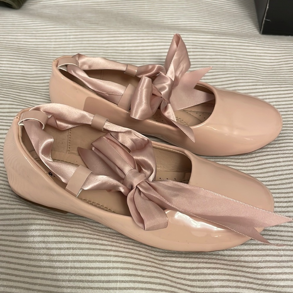 Light pink girls size 13 fancy shoes